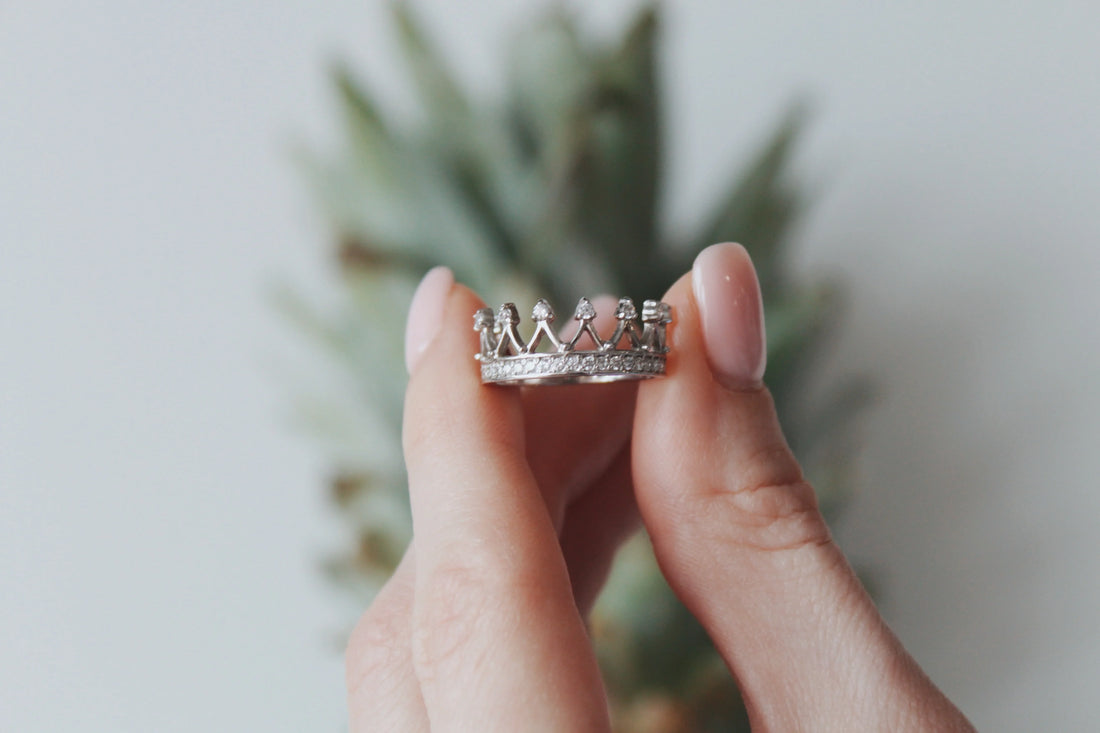 The Difference Between Sterling Silver and Pure Silver Explained