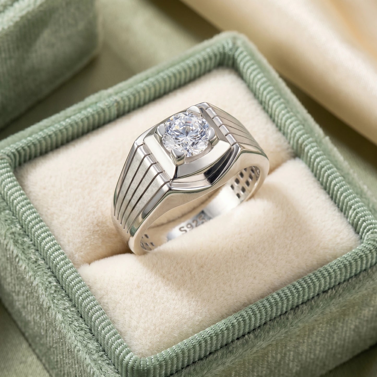 Round Solitaire Ring in 925 Silver Jewellery with Minimal Band Design