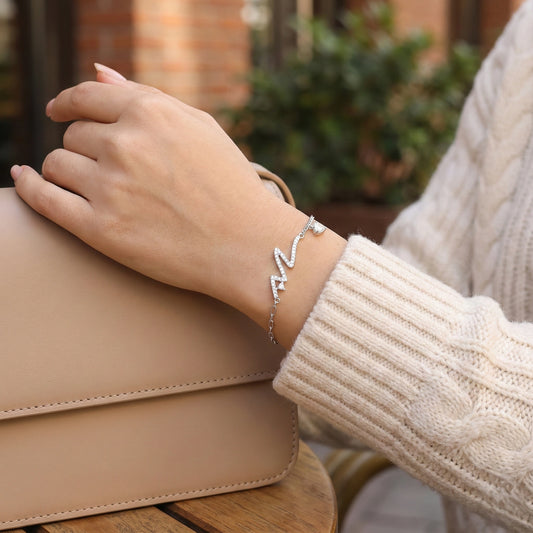 Exquisite 925 Silver Adjustable Love Bracelet with Heart & Round Charms – A Timeless Expression of Affection