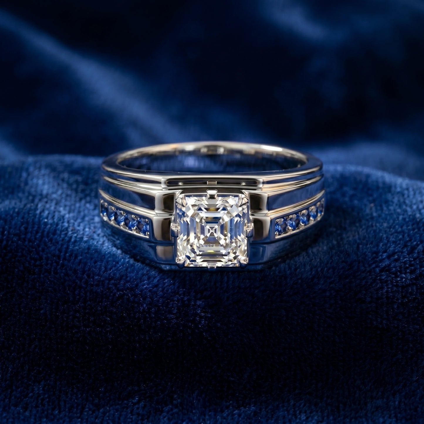 Solitaire Ring in 925 Silver Jewellery with Round Diamond Accents and Sleek Band Design