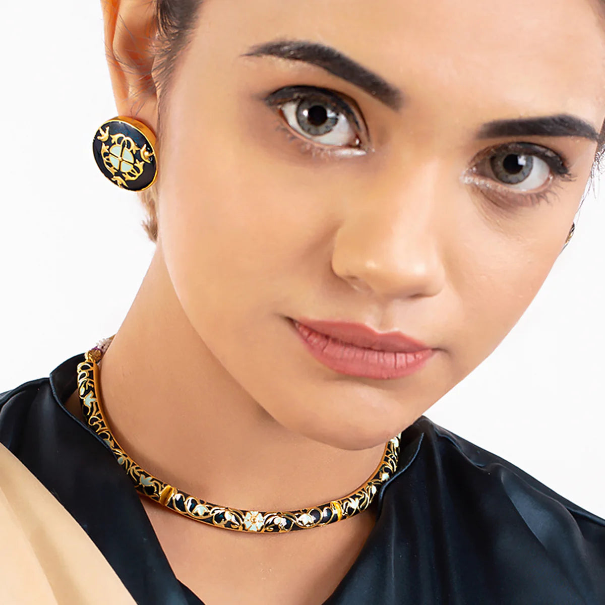 Tahira Enameled Choker Necklace Set