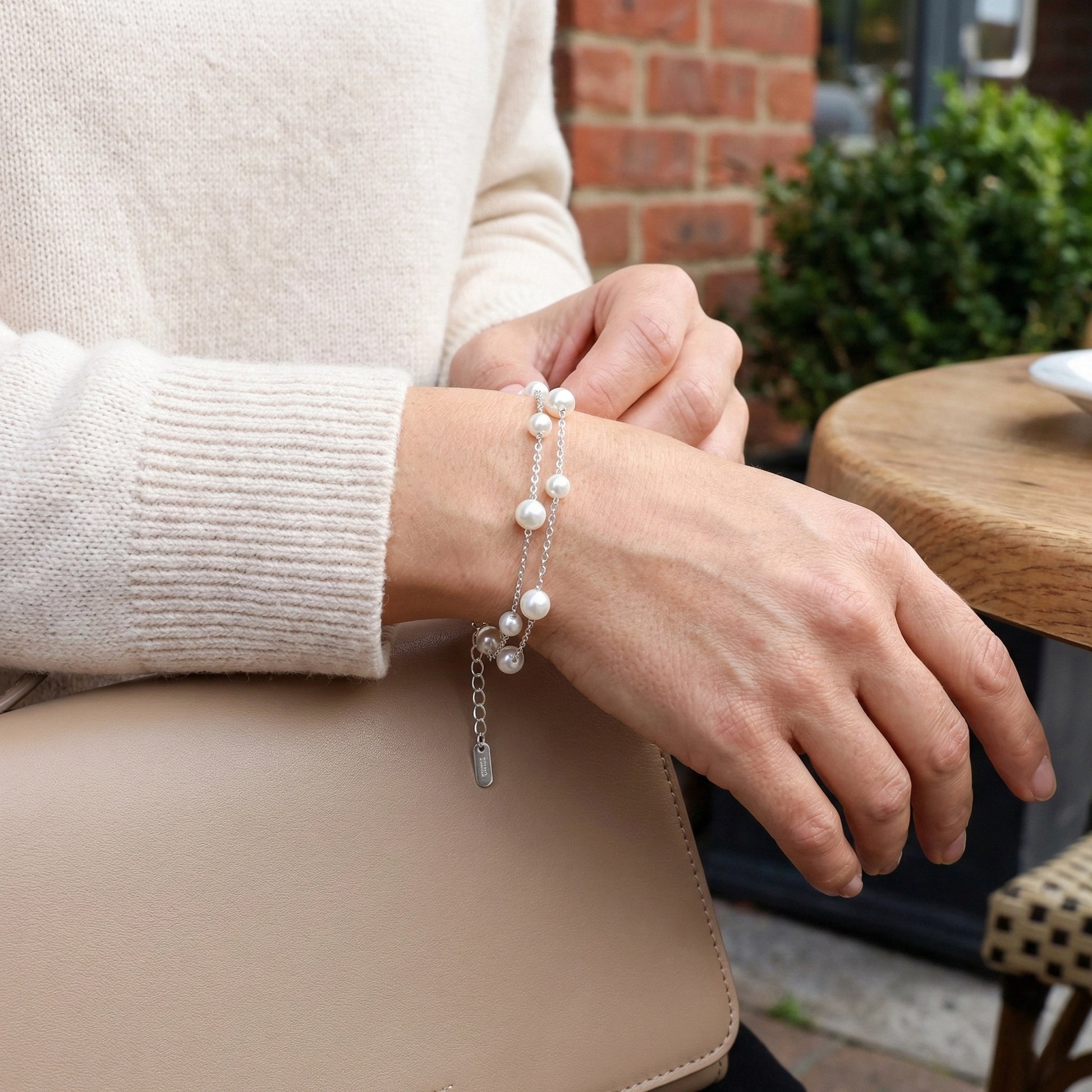 Elegant silver pearl bracelet for women product image