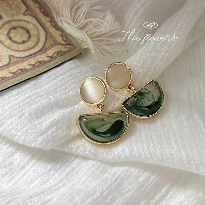 Dreamy green Pin Earrings