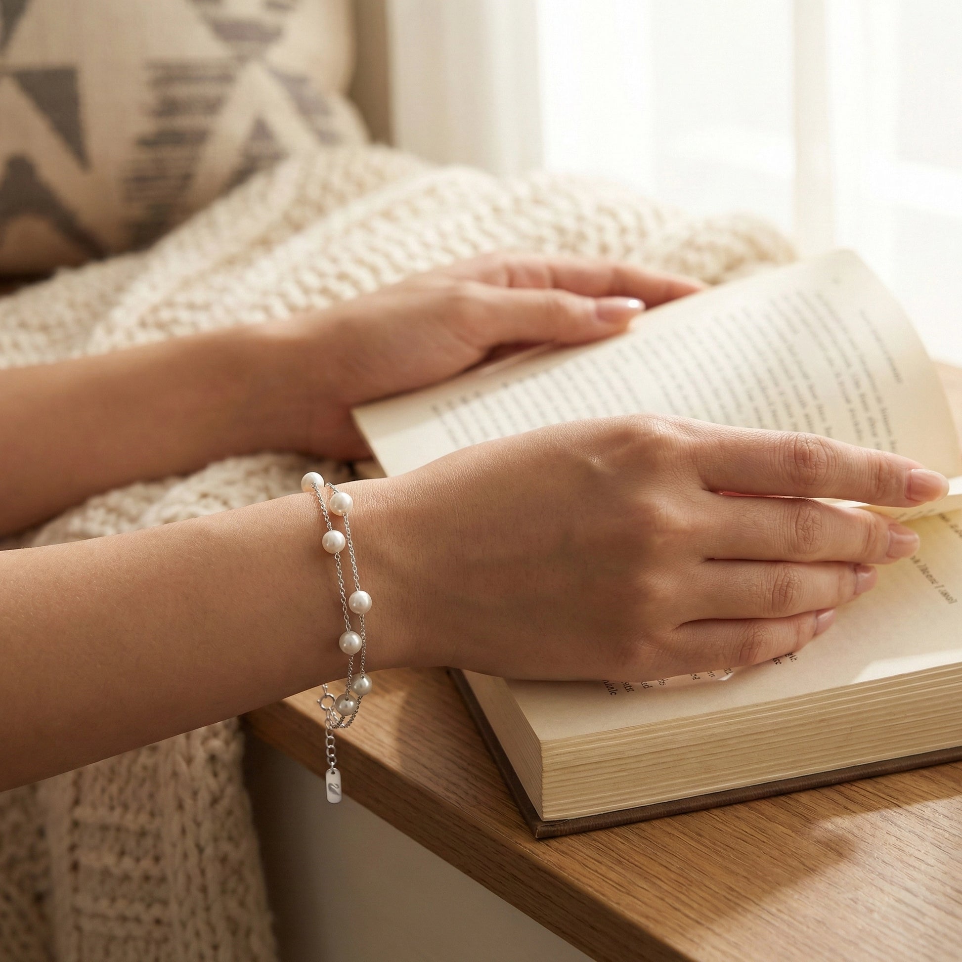 Elegant pearl chain bracelet for women product image